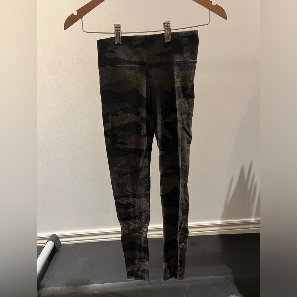 Aritzia - TNA Leggings
